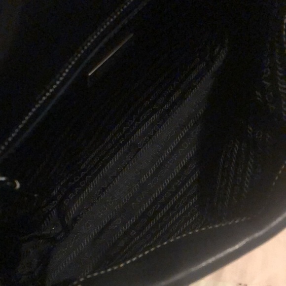 Prada black purse ( gently used) In very good condition (000312) - Picture 4 of 16